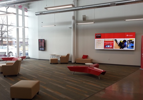 Informing and Entertaining University Students with Small Video Walls