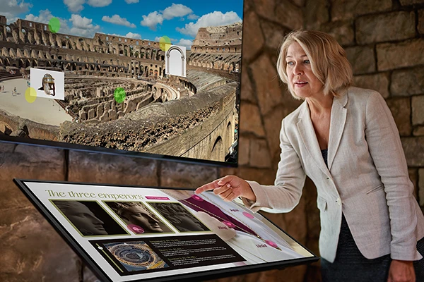 pn-lm display showing a touch scene capability in a museum